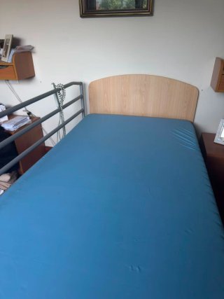 Cama articulada madera y metal de 90 cm por 1,90