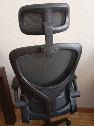 Silla ergonómica de oficina negra