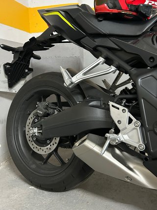 Honda CBR650R con e-clutch + Pack Racing (95cv)