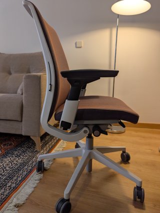 Silla Oficina Steelcase Think V2 Gris/Morado