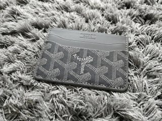 Tarjetero Goyard Gris