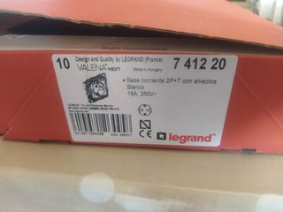 2 enchufes Legrand Valena Next blancos
