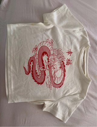 Camiseta corta dragón oriental