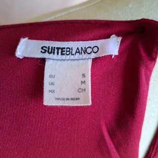 Vestido fucsia fluido Suiteblanco volantes