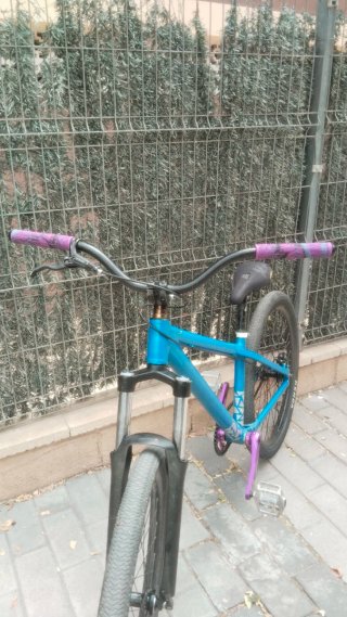 Bicicleta dirt jump