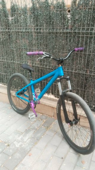 Bicicleta dirt jump