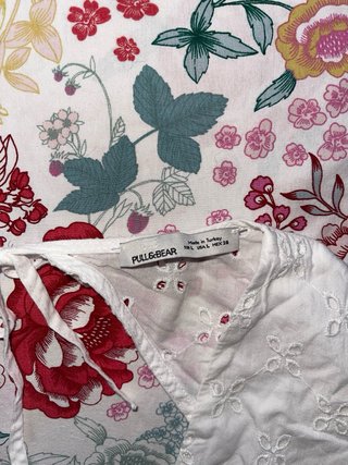Blusa blanca con espalda abierta