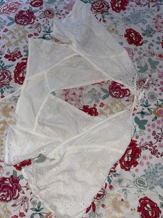 Blusa blanca con espalda abierta