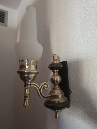 2 Apliques  de pared dorado y negro