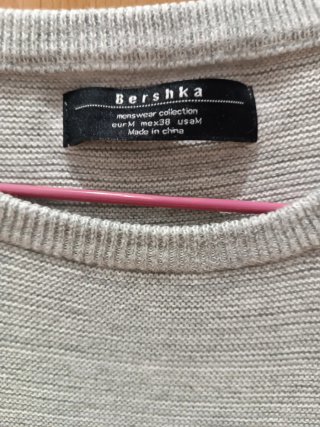 Jersey Bershka Gris Talla M