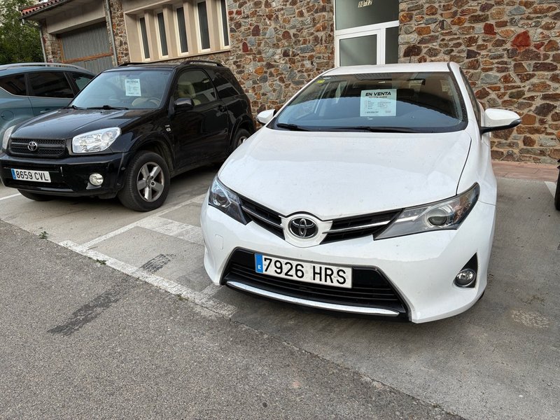 Toyota Auris 2013 - foto 1