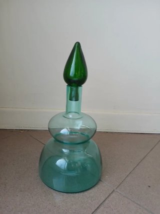 Vaso decorativo in vetro verde