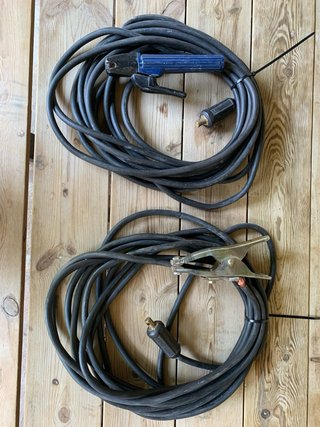 Cables y pinzas para soldar