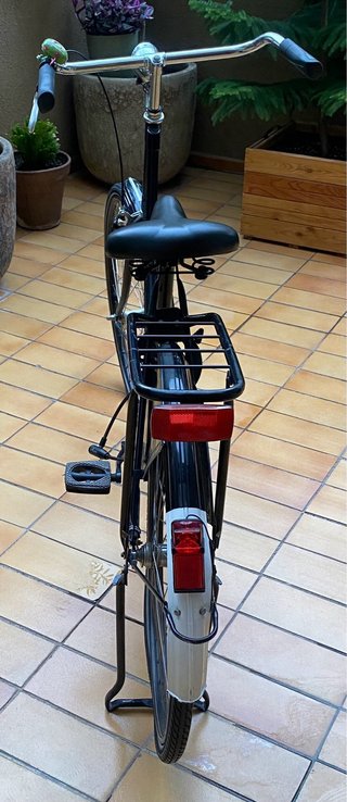 Bicicleta de paseo negra