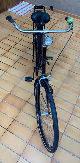 Bicicleta de paseo negra