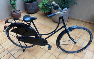 Bicicleta de paseo negra
