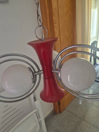 Lámpara colgante retro roja y plateada