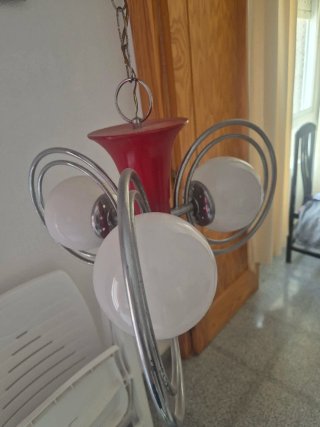 Lámpara colgante retro roja y plateada