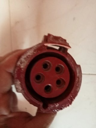 Enchufe industrial rojo