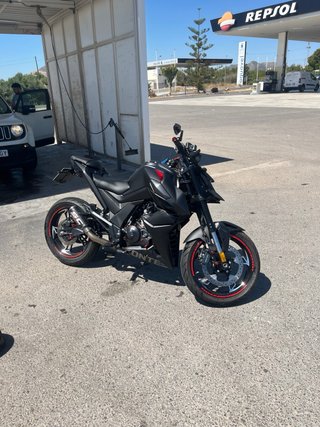 Moto 125cc ABS Negra