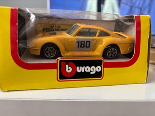 Bburago Porsche 959 1/43 Giallo