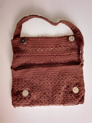 Bolso tejido marrón sin usar