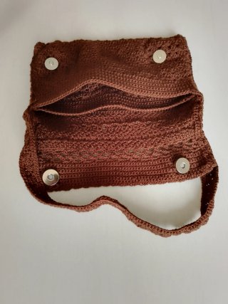 Bolso tejido marrón sin usar