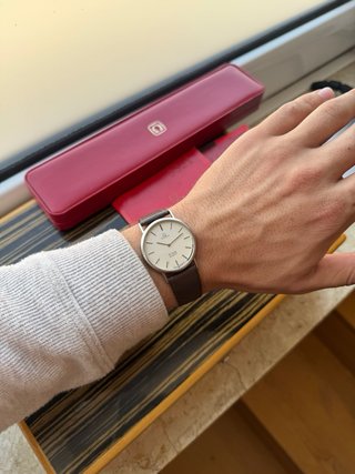 Omega De Ville Quartz Plata y Marrón