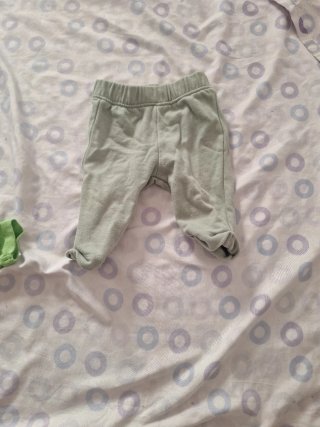 Ropa de bebé mameluco rosa con cremallera