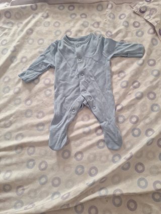 Ropa de bebé mameluco rosa con cremallera