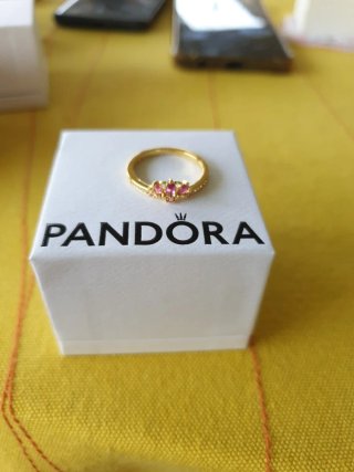 Anillo Pandora Oro Rosa y Piedras Rosas t.54