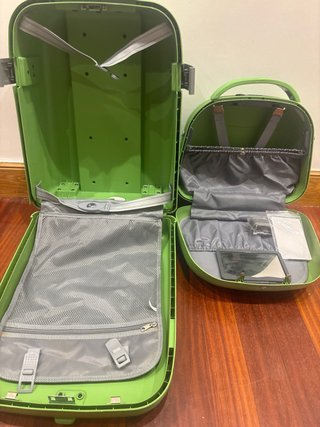 Maleta de viaje pequeña verde