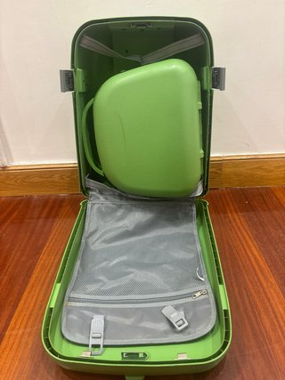 Maleta de viaje pequeña verde
