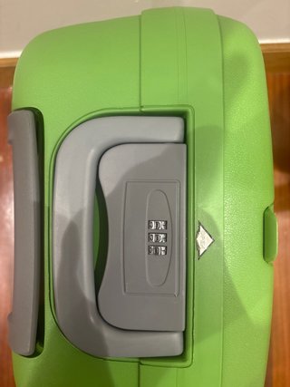 Maleta de viaje pequeña verde