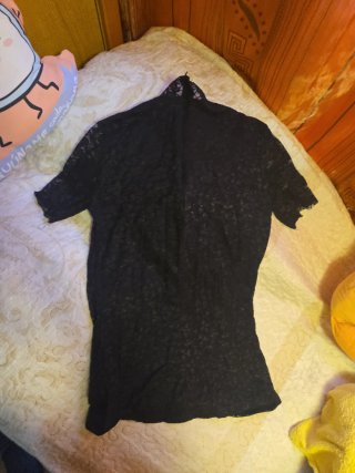 Blusa negra encaje cuello alto