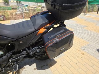 KTM 390 Adventure Negra y Naranja