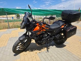 KTM 390 Adventure Negra y Naranja