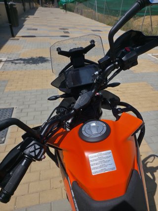 KTM 390 Adventure Negra y Naranja