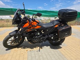 KTM 390 Adventure Negra y Naranja