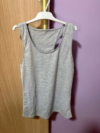 Camiseta de tirantes gris