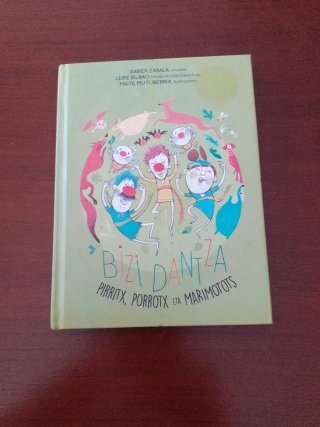 Liburua abestiekin / libro con canciones titulado: