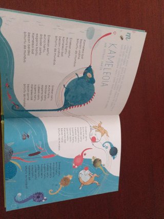 Liburua abestiekin / libro con canciones titulado: