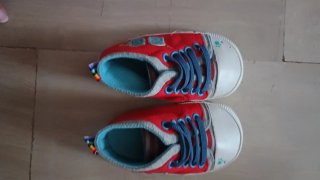 Scarpine bimbo rosse con numero 25