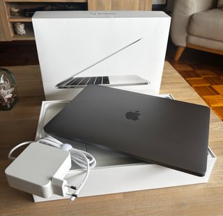 MacBook Pro 13' A1708 Plata, caja y cargador nuevo