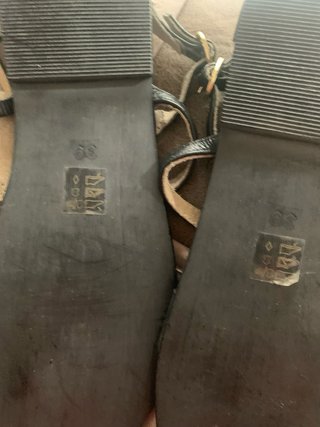 Sandalias de  Piel con Adornos