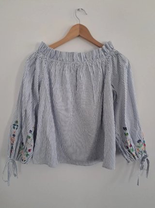 Blusa sin hombros rayas bordada S/M