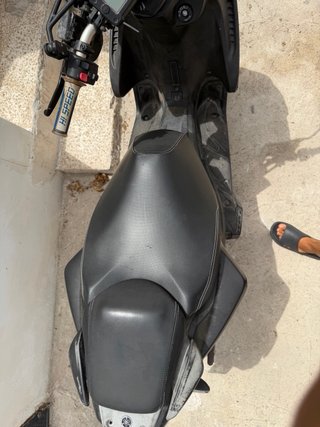 Scooter deportivo diseño agresivo con papeles