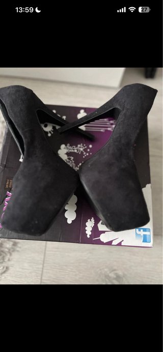 Zapatos negros tacón Peep toe