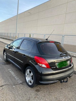 Peugeot 207 2010