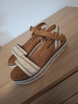 Sandalias marrones con plataforma